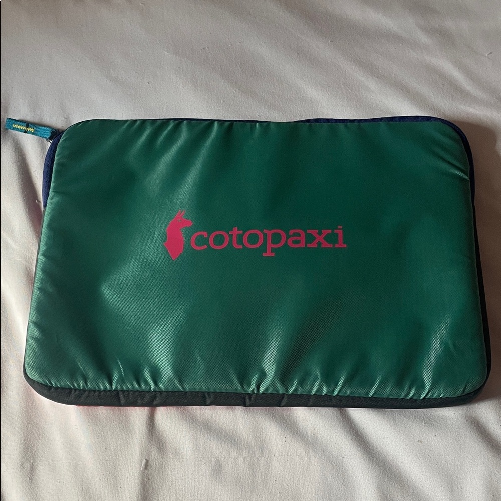 Cotopaxi Quince (fifteen inch) laptop sleeve